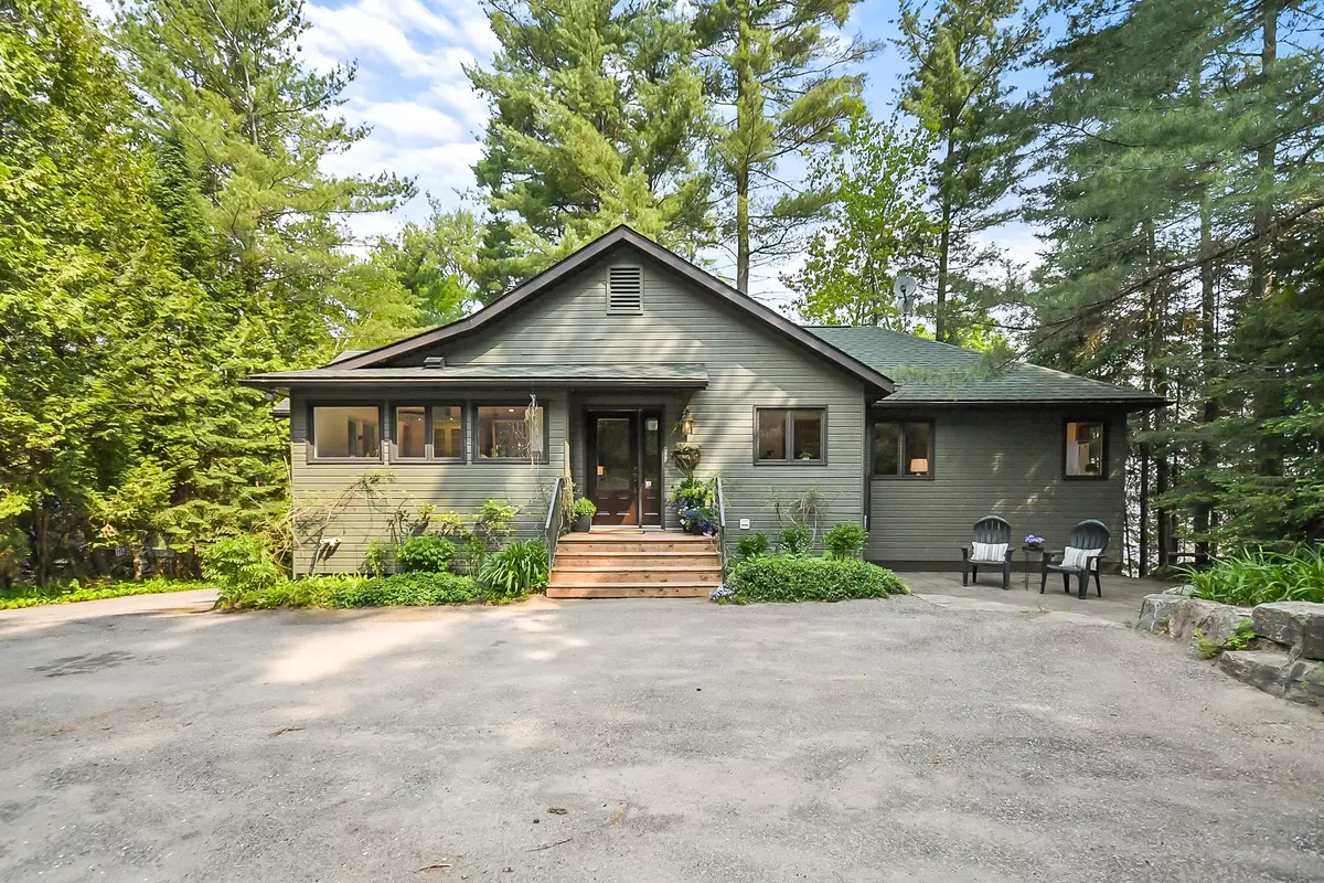 Lake Of Bays, ON P0B 1A0,1109 Glenmount RD