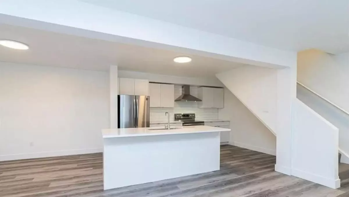 London South, ON N6J 4B1,105 ANDOVER DR #80
