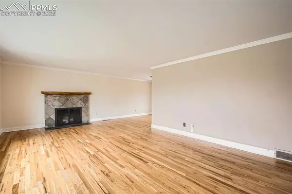 Colorado Springs, CO 80909,2111 Eagle View DR