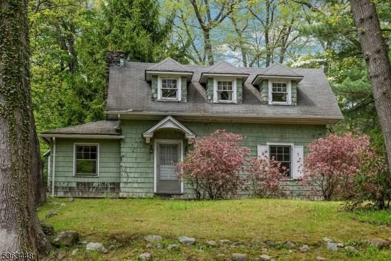 Mountain Lakes Boro, NJ 07046,27 Woodland Ave