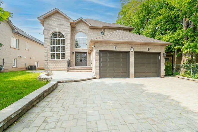 Richmond Hill, ON L4C 8B3,82 Naughton DR