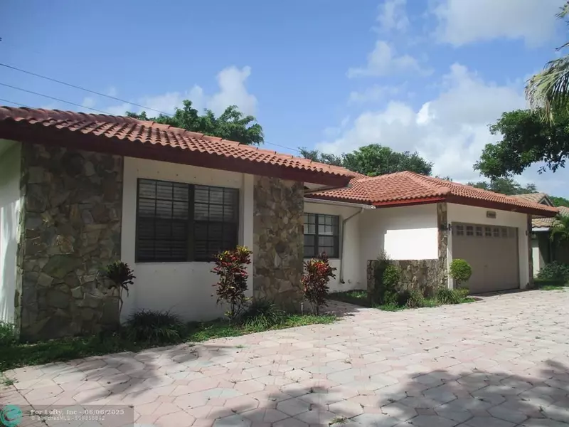 9066 NW 47th Ct, Coral Springs, FL 33067