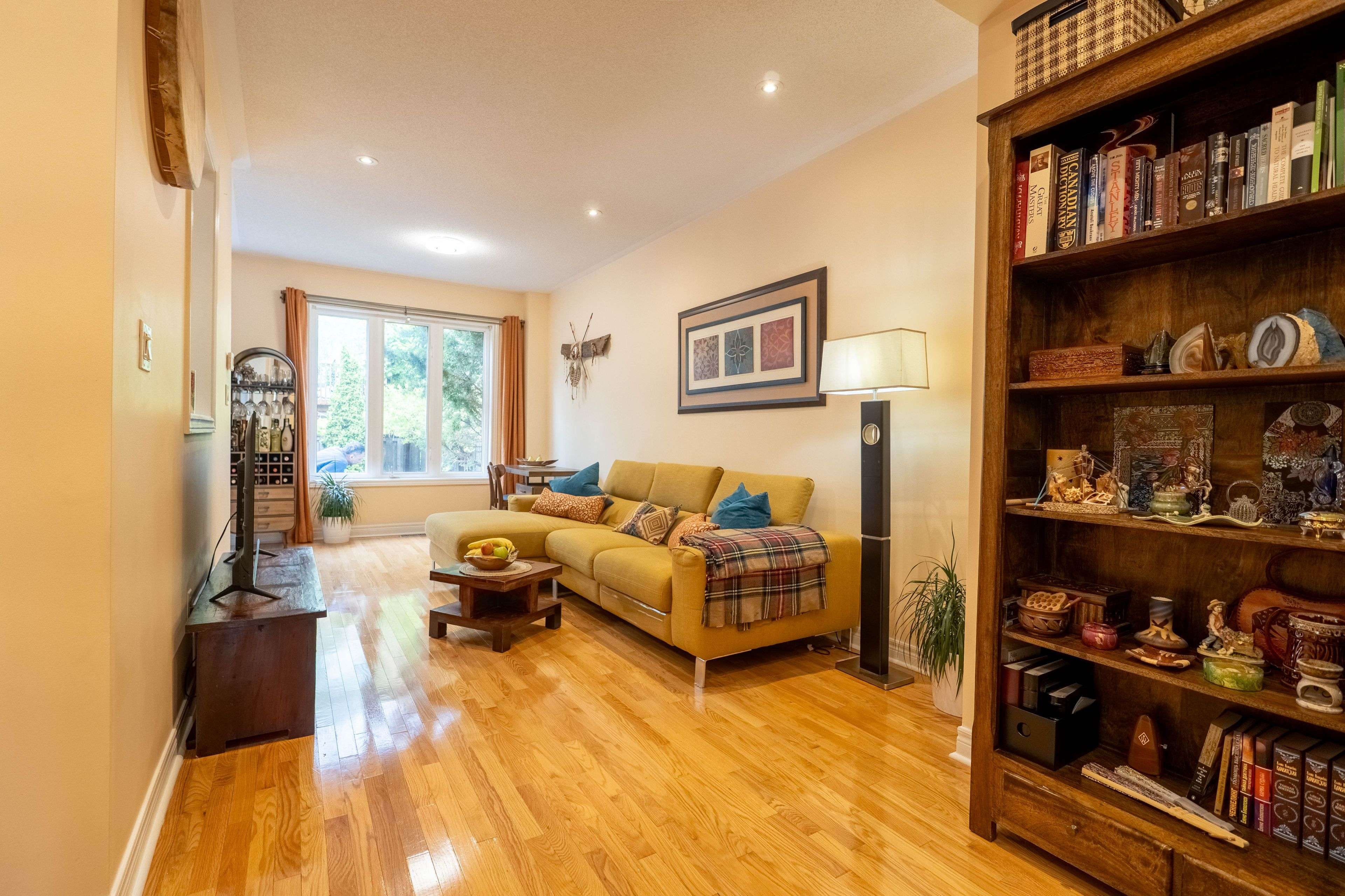 Richmond Hill, ON L4E 4X9,8 Townwood DR #14