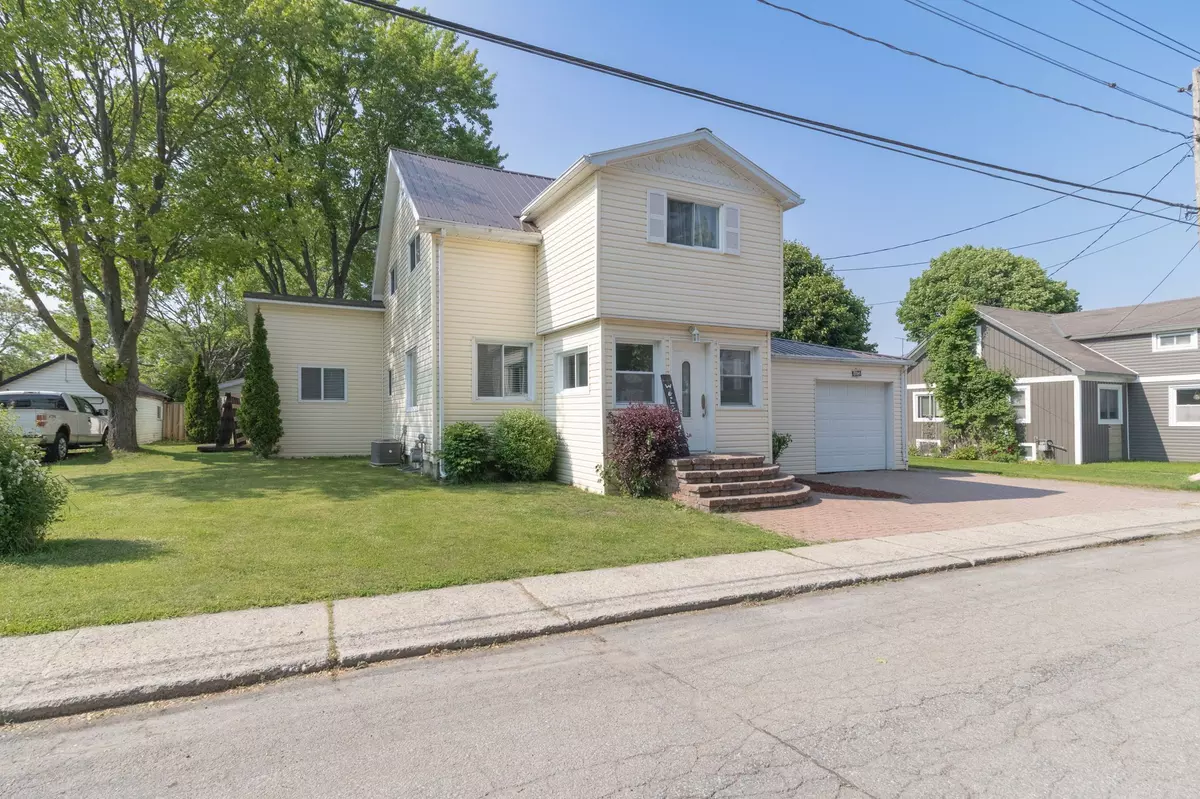 Prescott, ON K0E 1T0,462 Park ST E