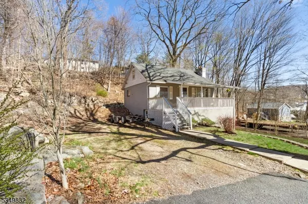 13 Cove Rd, Jefferson Twp., NJ 07849