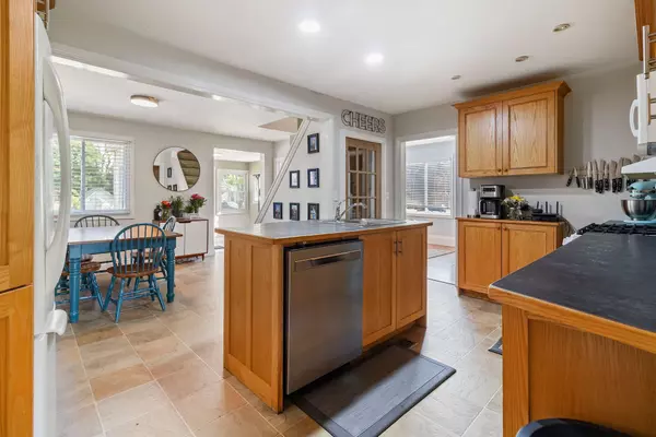 Prescott, ON K0E 1T0,462 Park ST E