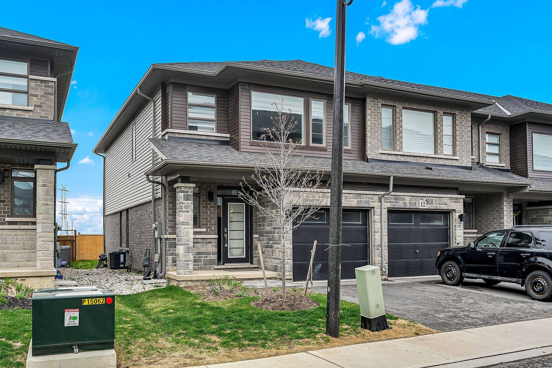 Hamilton, ON L8J 0M6,61 SOHO ST #13