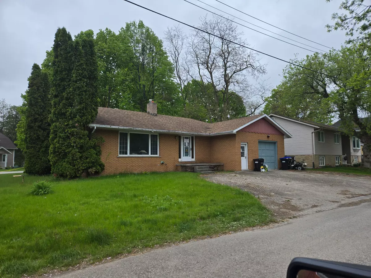 Clearview, ON L0M 1S0,233 Mowat ST S