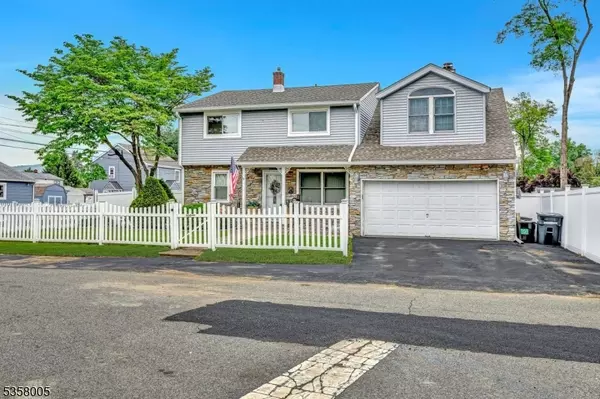 2 Milton Pl, Wanaque Boro, NJ 07420