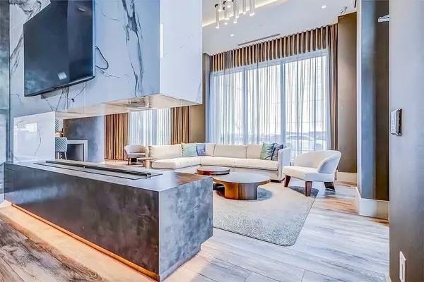 Oshawa, ON L1L 0R5,2550 Simcoe ST N #214