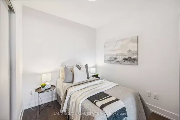 Oshawa, ON L1L 0R5,2550 Simcoe ST N #214