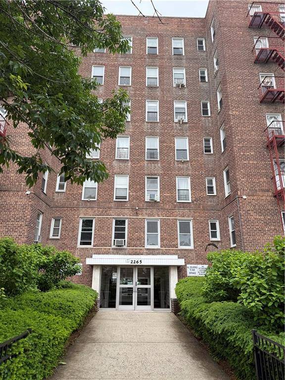 2265 Ocean Pkwy #4H, Brooklyn, NY 11223