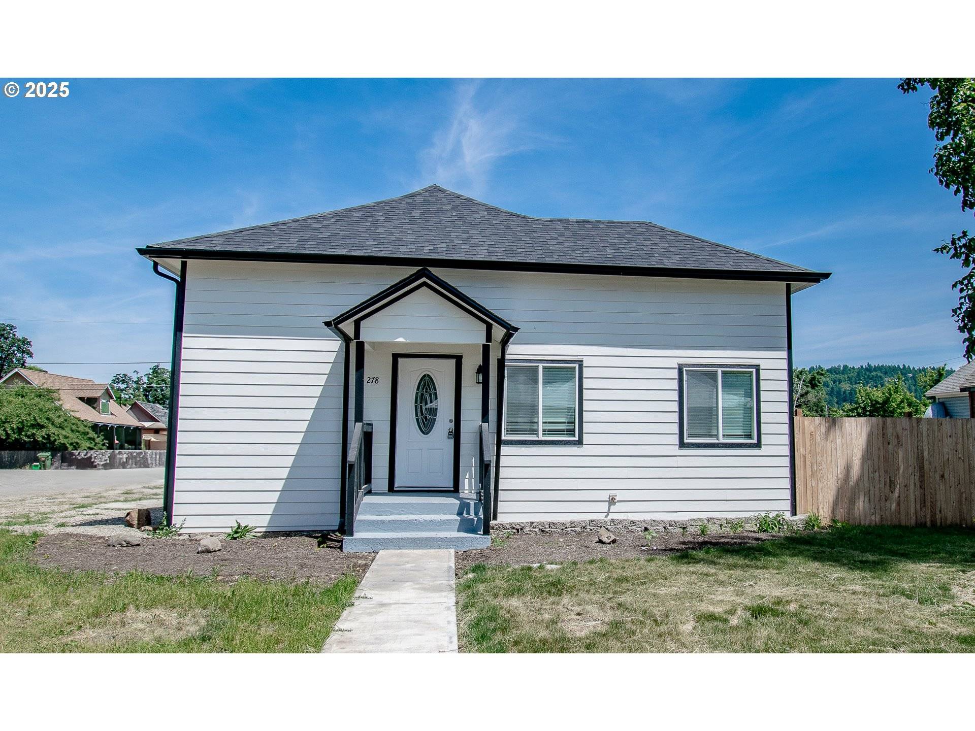Cottage Grove, OR 97424,278 CHERRY CT