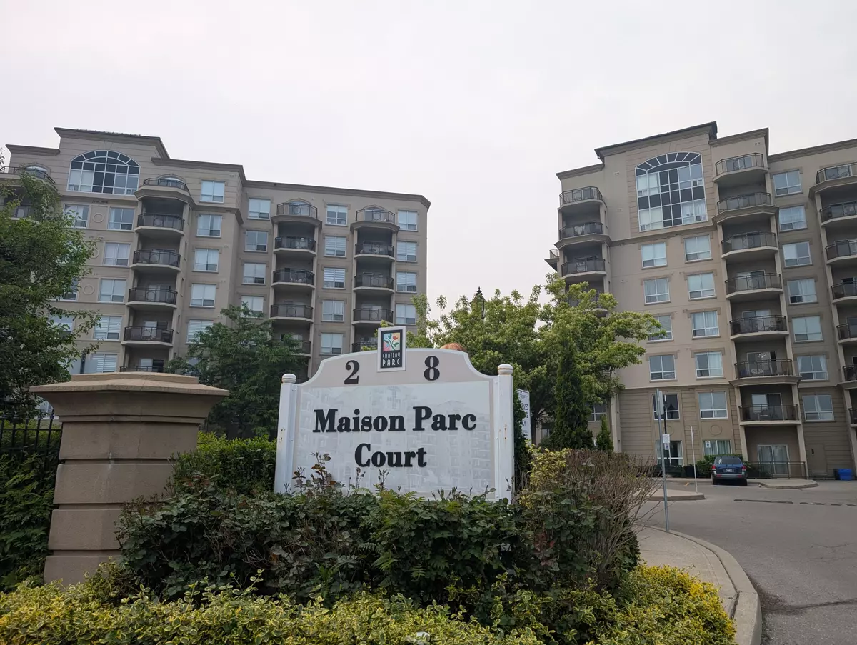 Vaughan, ON L4J 9K5,8 Maison Parc CT #401