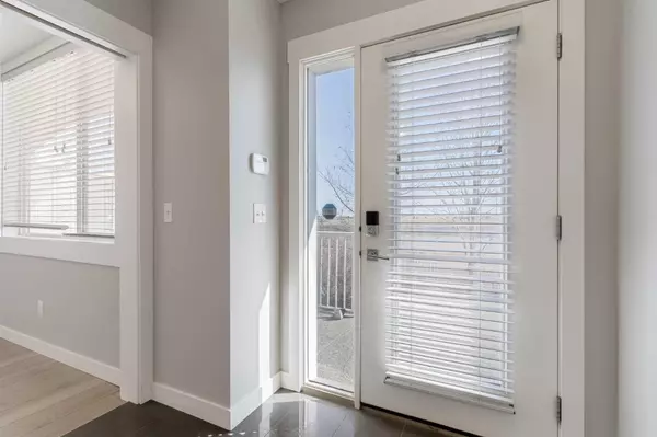 Chestermere, AB T1X0Z5,111 Rainbow Falls Gate #35