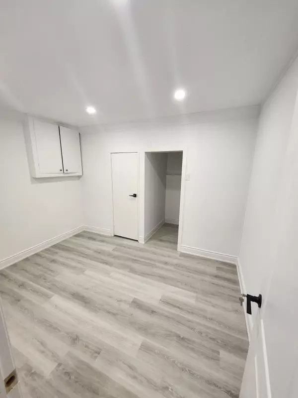 Mississauga, ON L3Y 2M7,759 Bloor ST #Basement