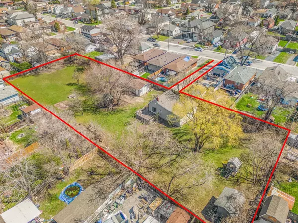 Hamilton, ON L8H 6K7,719 KNOX AVE