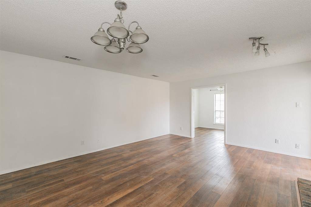 Irving, TX 75060,920 Turtle Cove #252
