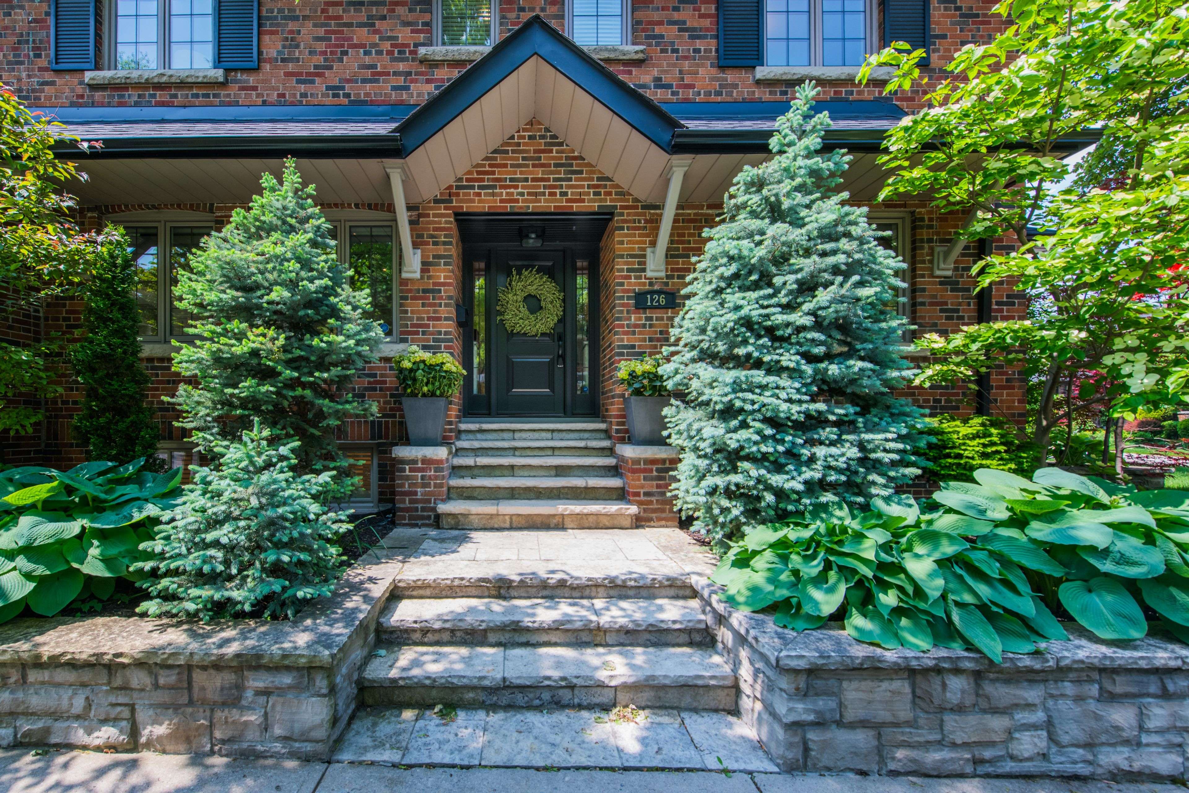 Toronto C02, ON M5P 2E4,126 Lascelles BLVD