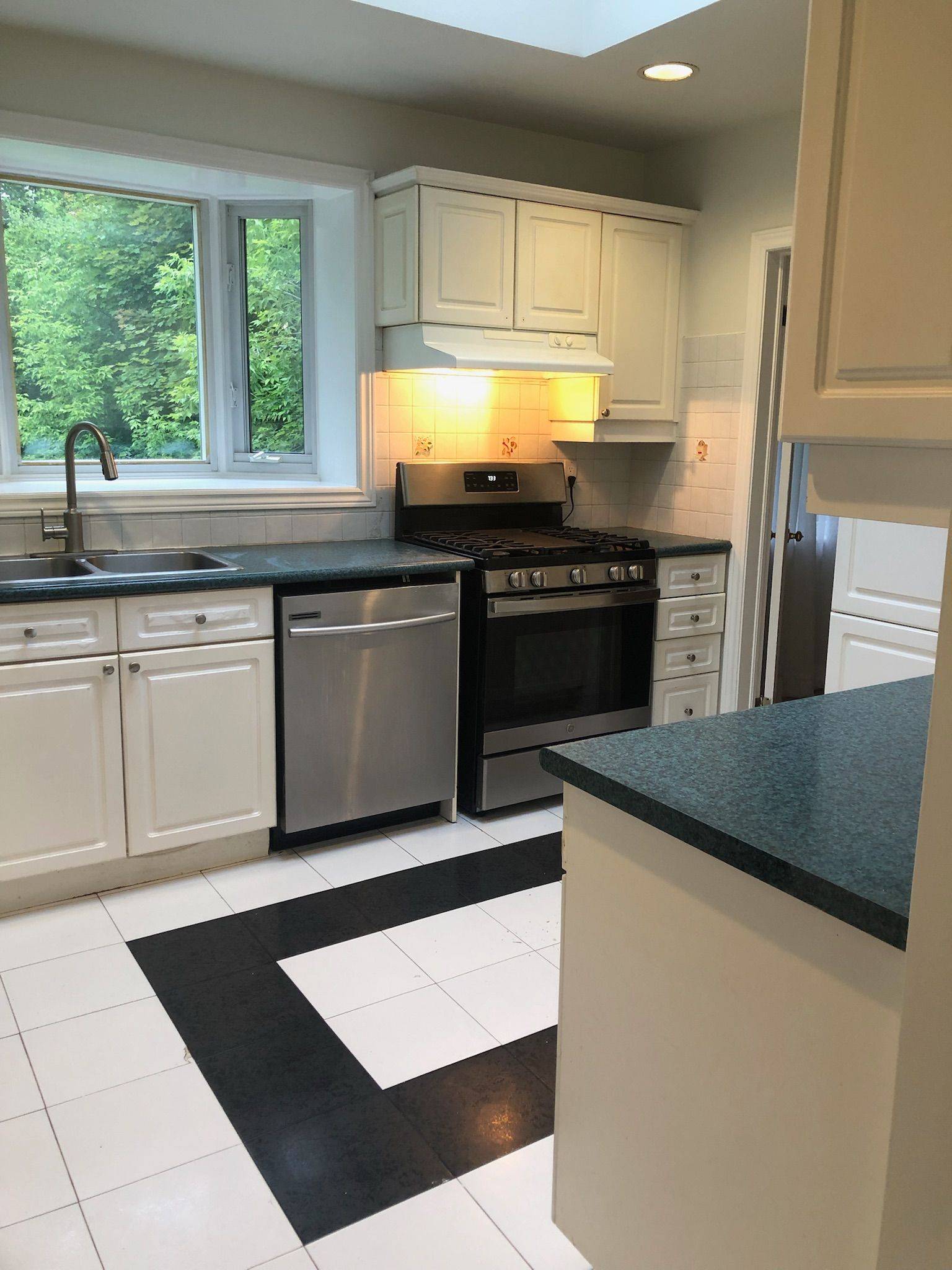 Toronto C14, ON M2M 3M3,40 Caswell DR