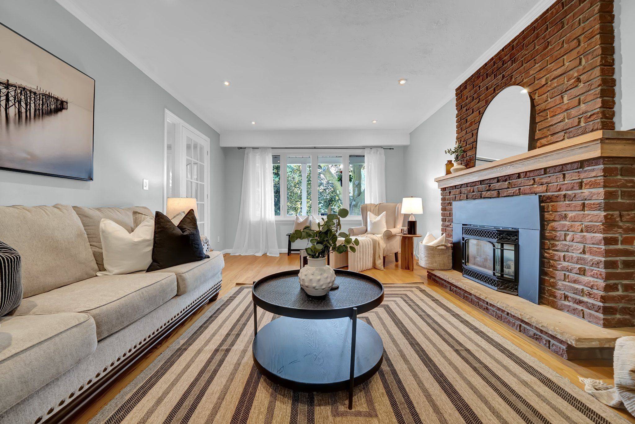 Whitby, ON L1N 1H1,314 St Lawrence ST