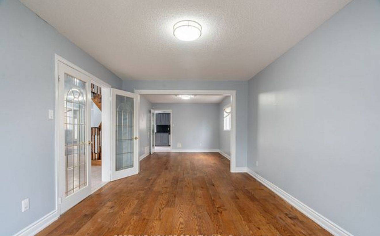 Brampton, ON L6Y 4N6,179 Kingknoll DR
