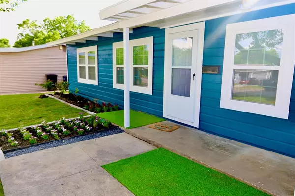 3704 Castleman Street, Fort Worth, TX 76119