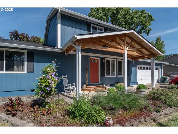 Roseburg, OR 97470,207 NE FLAGG ST