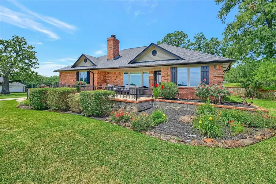 117 Kiowa Drive S, Lake Kiowa, TX 76240