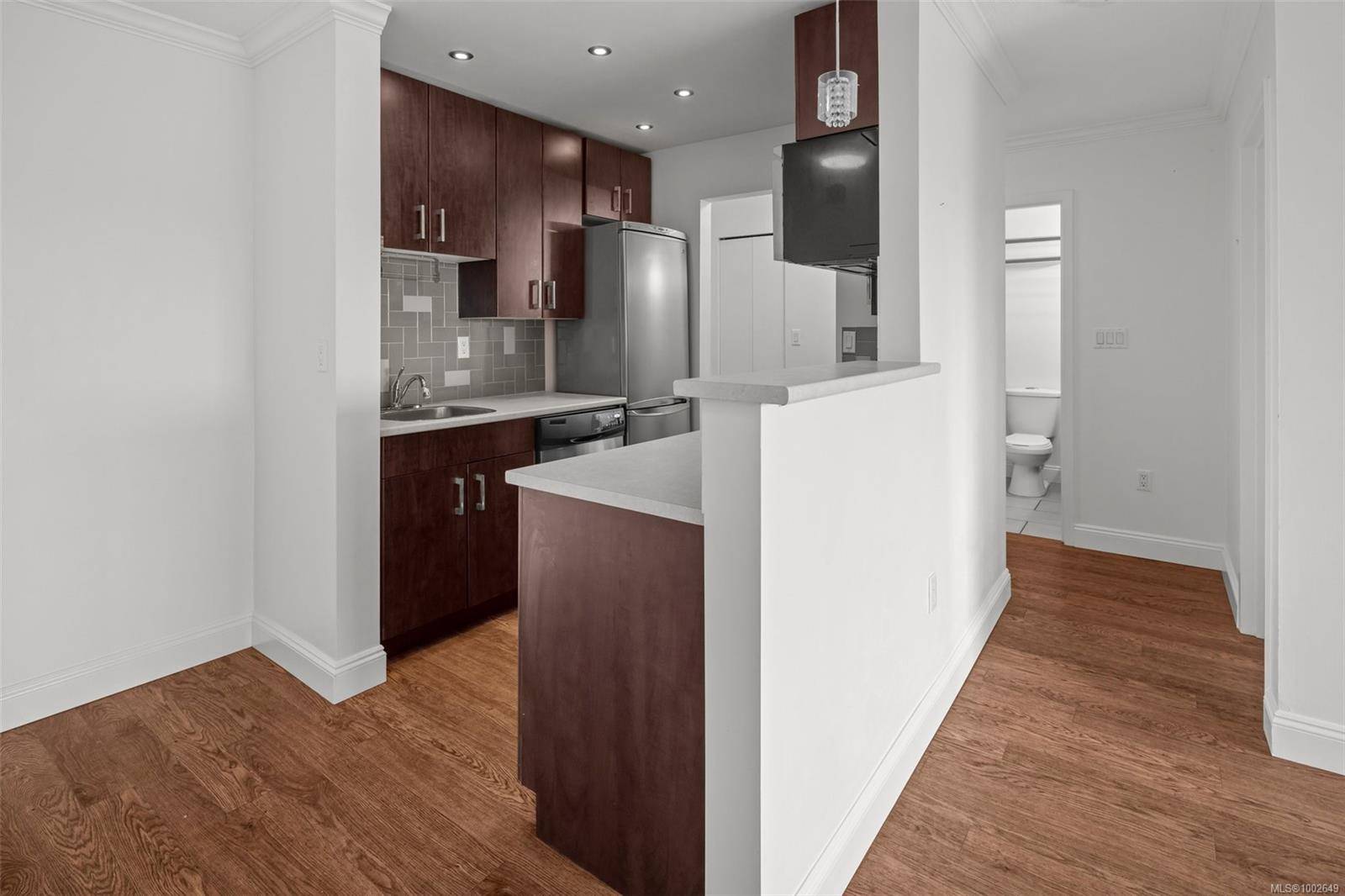 Victoria, BC V9A 6Z2,103 Gorge Rd E #307