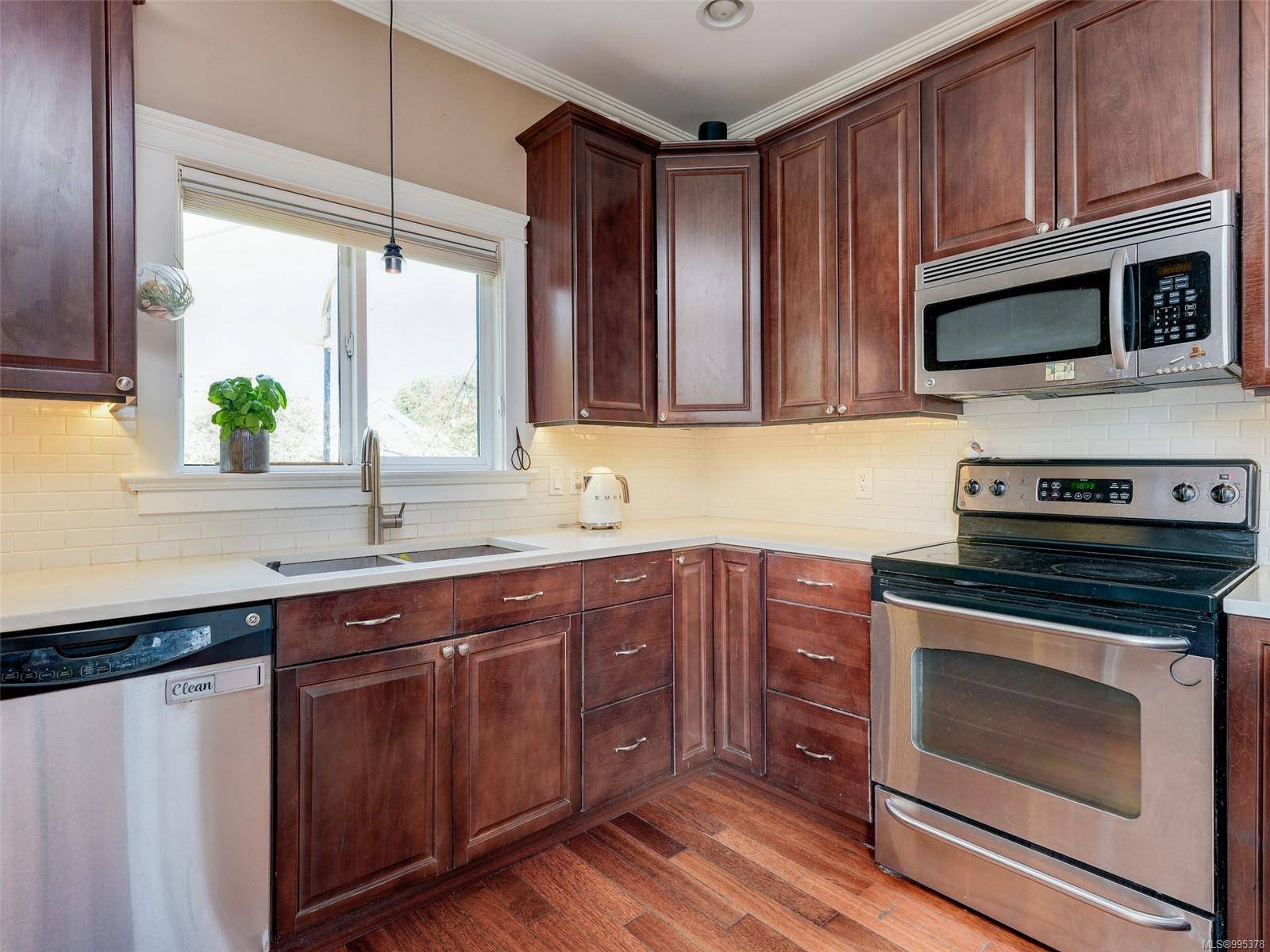 Victoria, BC V8R 6H5,2650 Richmond Rd