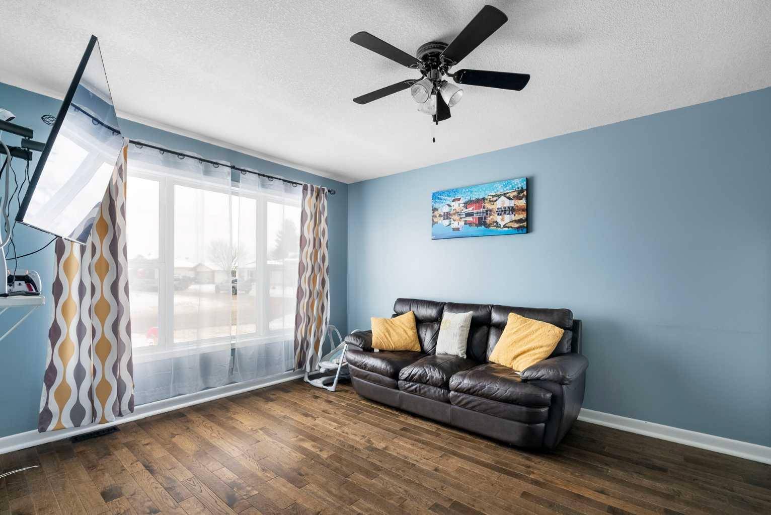 Fort Mcmurray, AB T9K 1N2,239 Dickins DR