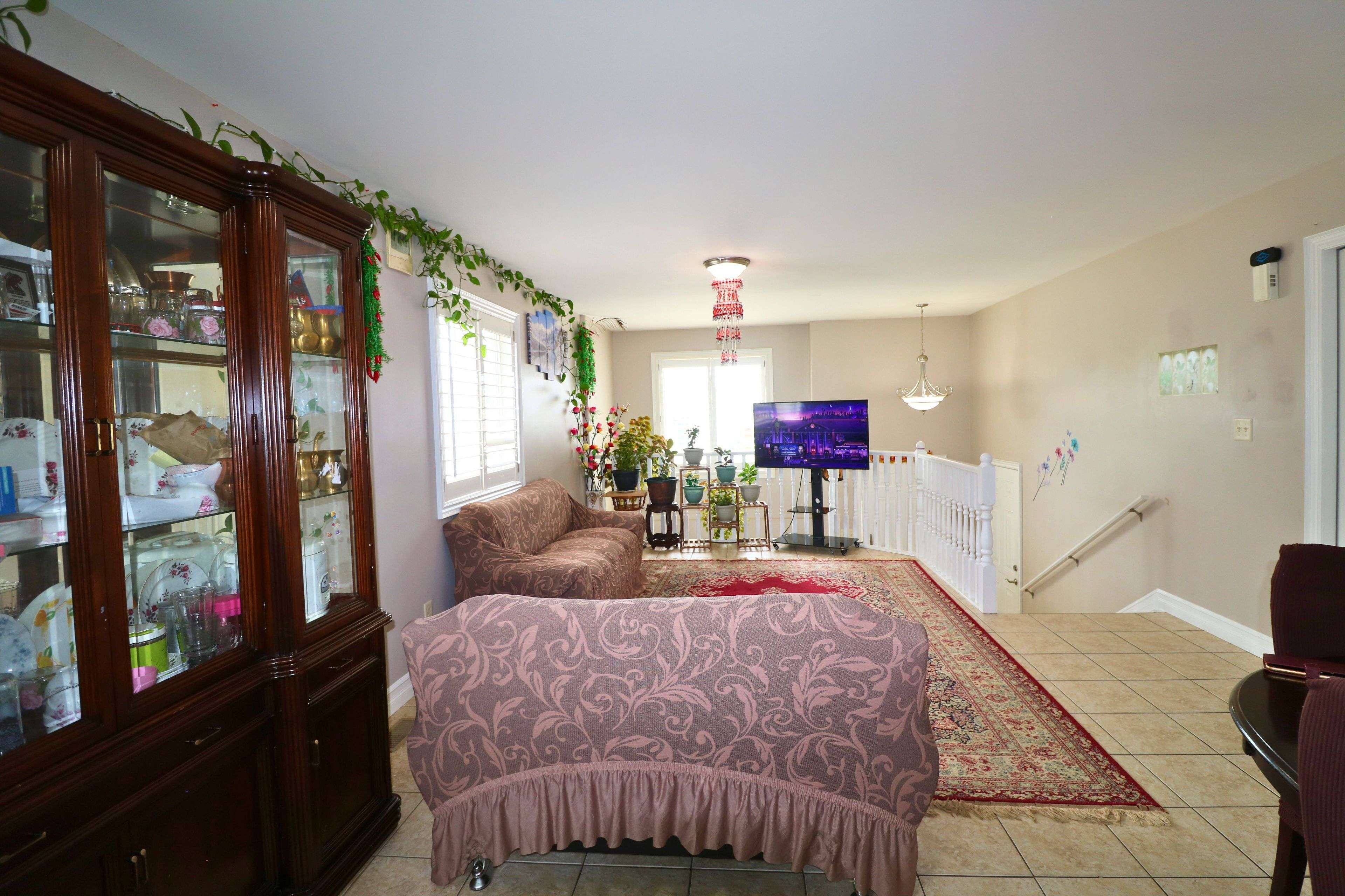 Chatham-kent, ON N7M 0A5,91 Manning DR E