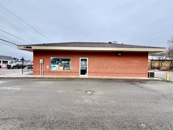 Madawaska Valley, ON K0J 1B0,23 Bay ST N