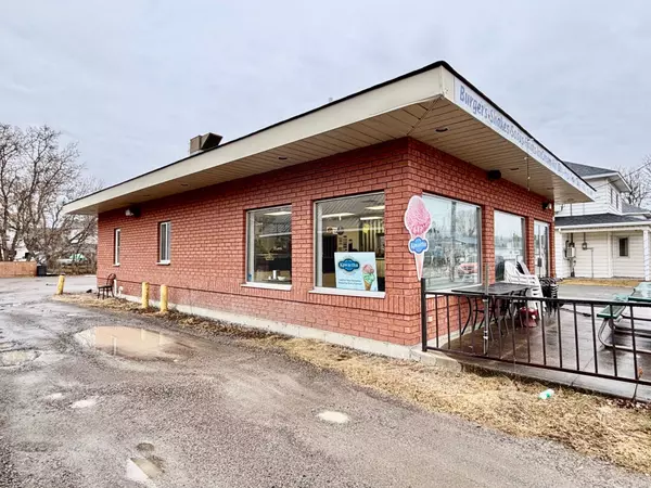 Madawaska Valley, ON K0J 1B0,23 Bay ST N