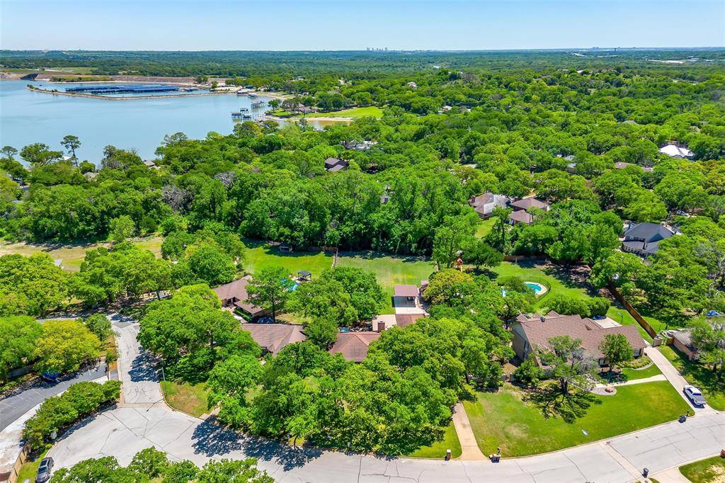 Azle, TX 76020,332 Driftwood Court