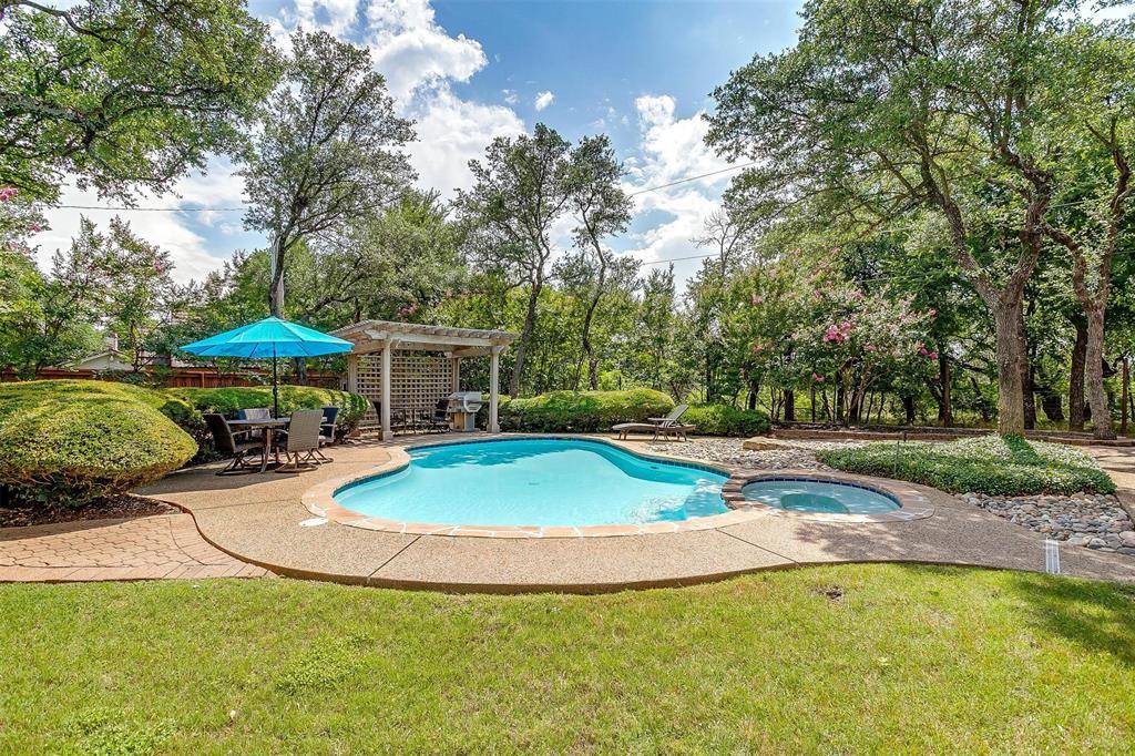 Fort Worth, TX 76179,8921 Crest Ridge Drive
