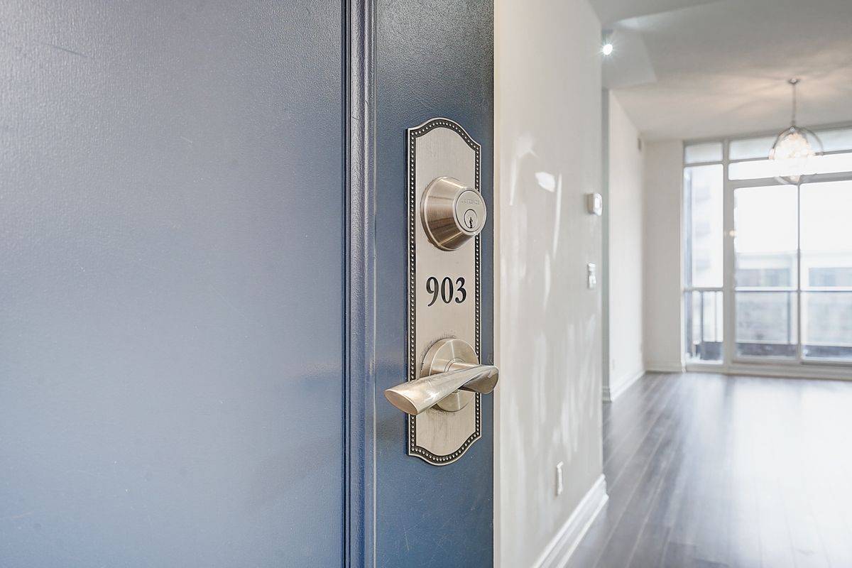 Markham, ON L6G 0G6,33 Clegg RD #903