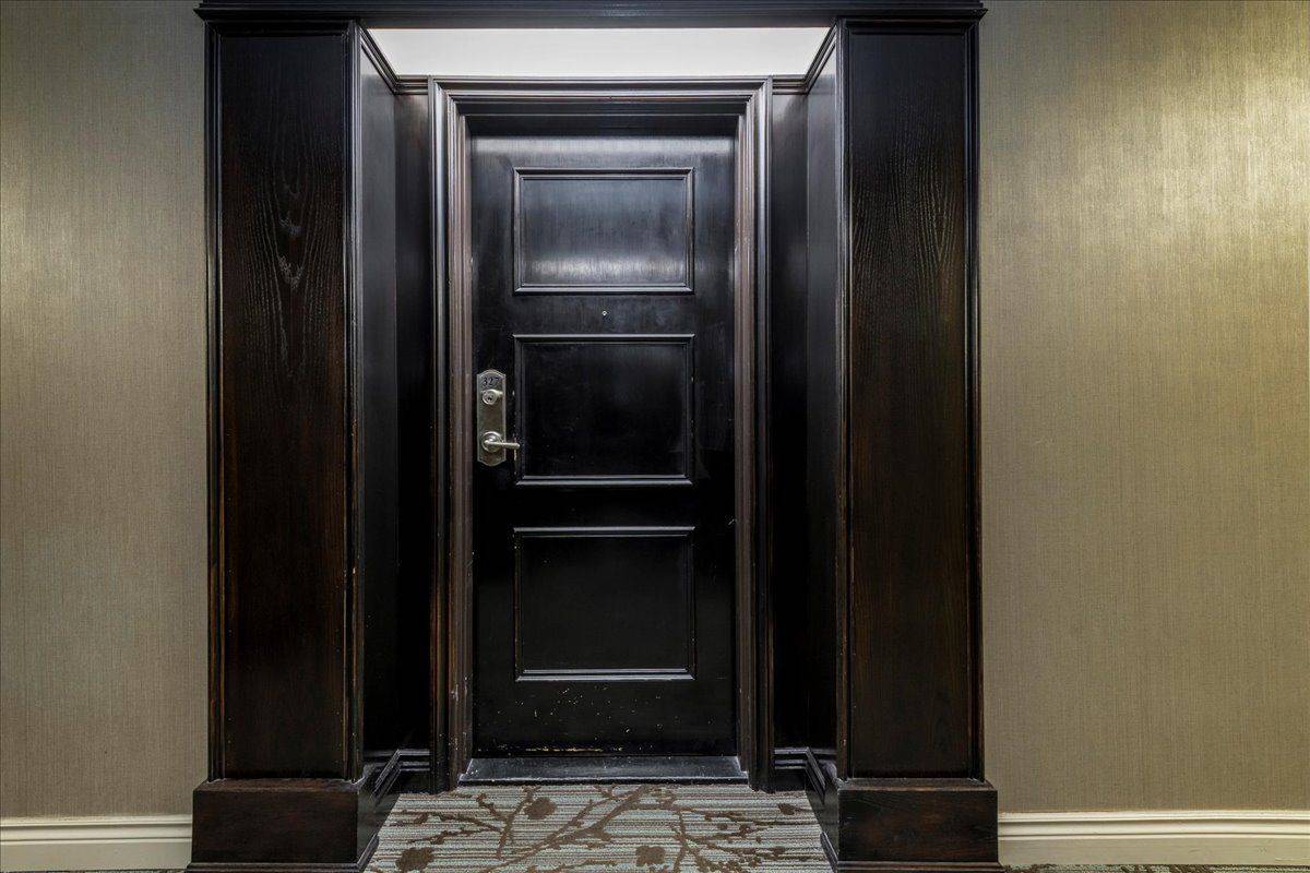 Markham, ON L3R 8H4,25 Austin DR #327