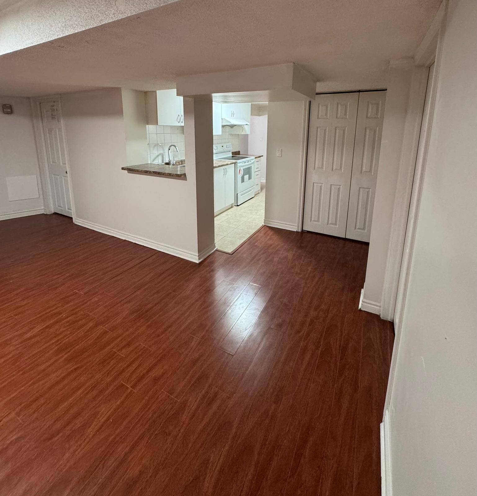 Brampton, ON L7A 0J1,75 Iron Block DR #(Lower)