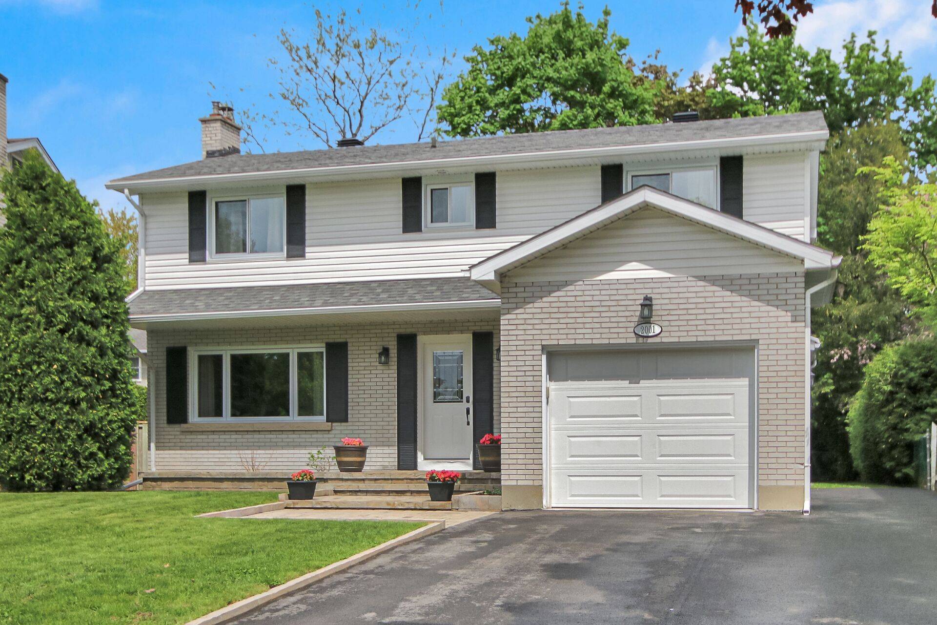 Carlingwood - Westboro And Area, ON K2A 3L4,2001 Neepawa AVE