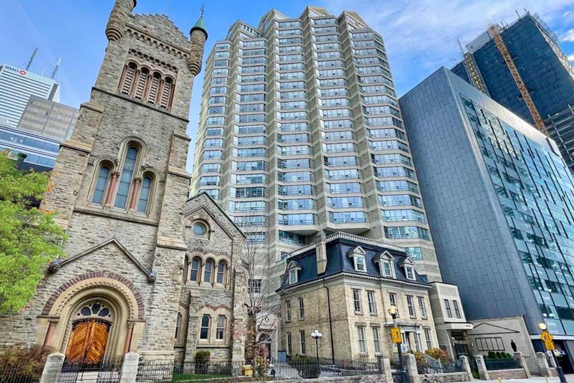 Toronto C01, ON M5J 2S9,71 Simcoe ST #2201