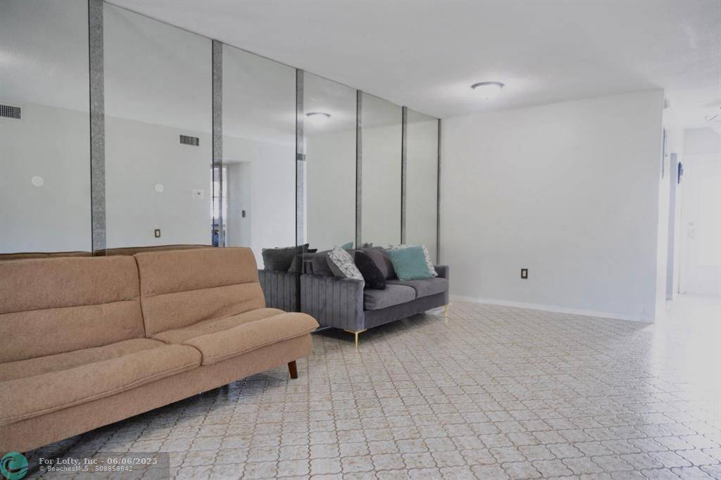 Margate, FL 33063,6500 Winfield Blvd  #201
