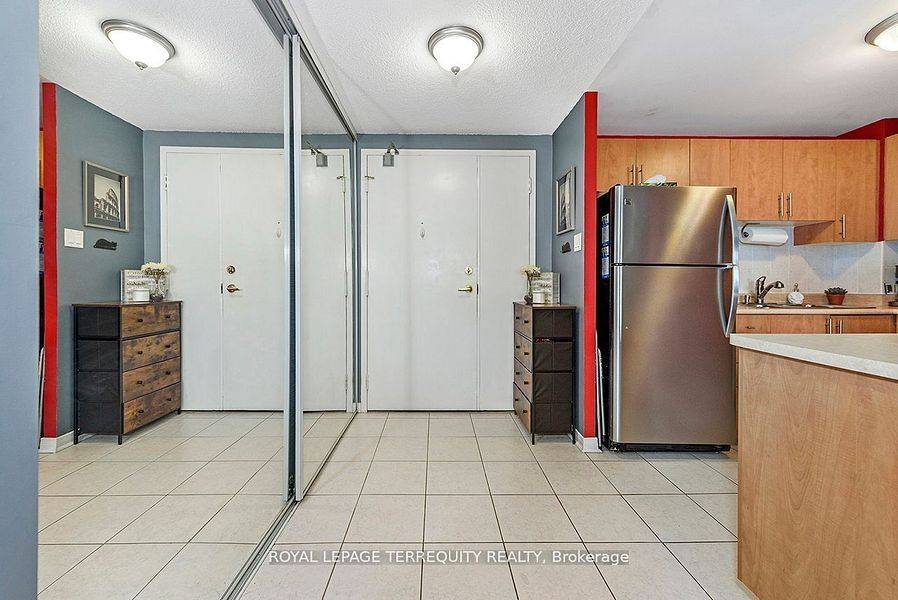 Mississauga, ON L5N 3K8,6720 Glen Erin DR #105
