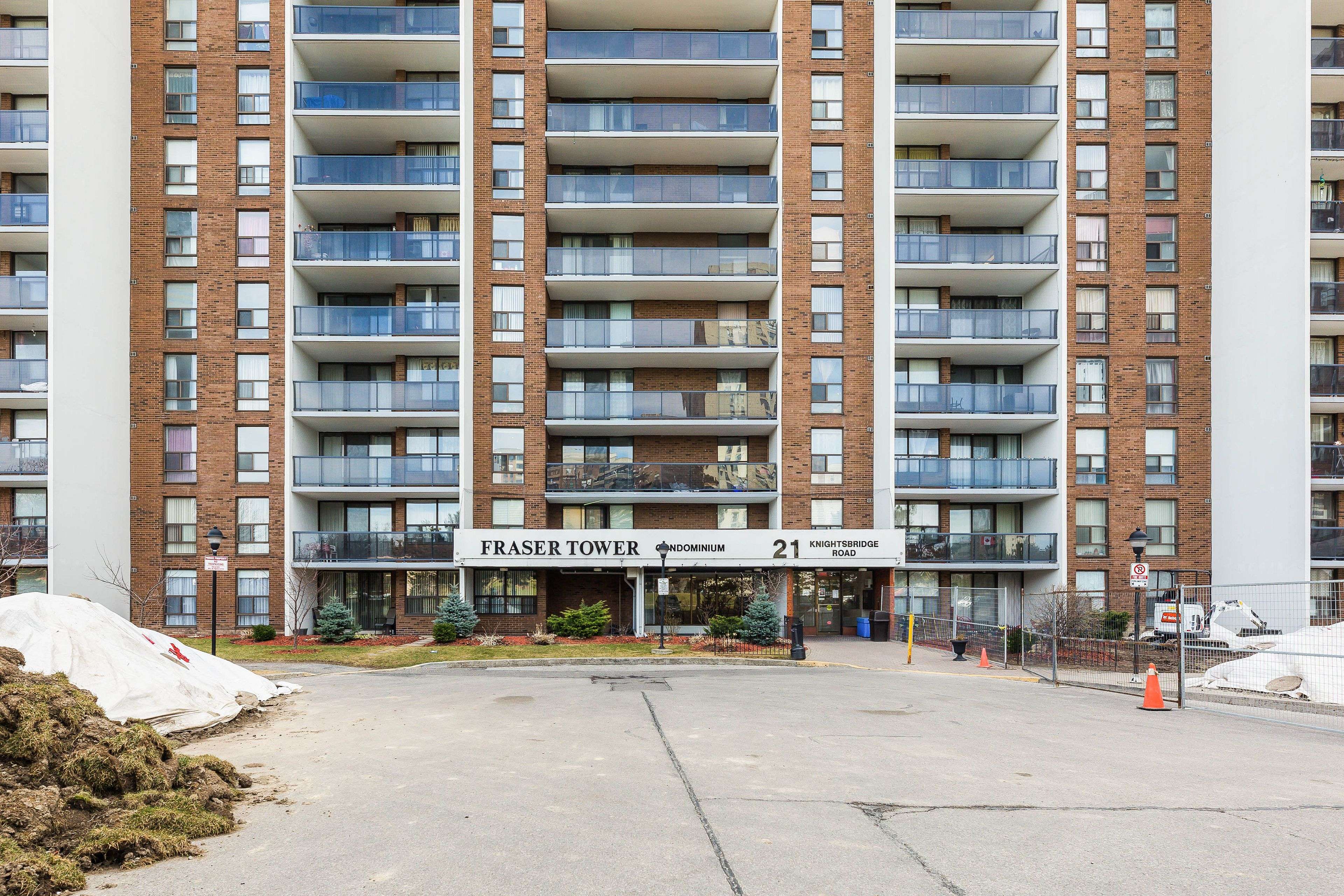 21 Knightsbridge RD #504, Brampton, ON L6T 3Y1