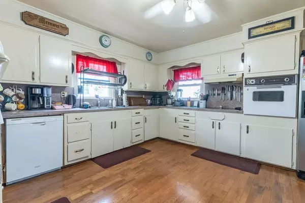 Hillsboro, TX 76645,1025 County Road 2421