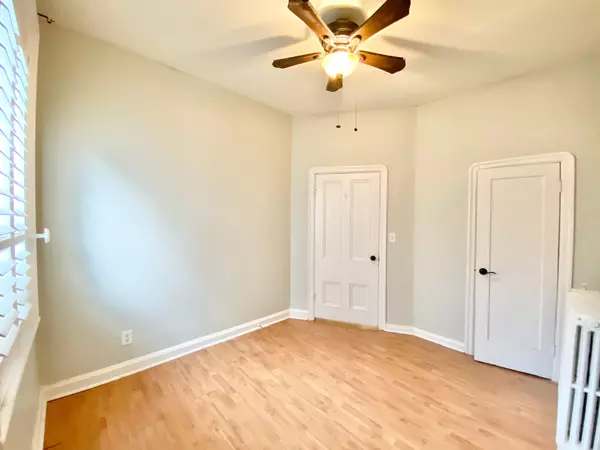 Oshawa, ON L1G 1K8,292 William ST E #1
