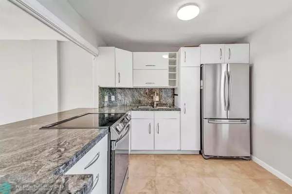 3199 S Ocean Dr #406, Hallandale Beach, FL 33009