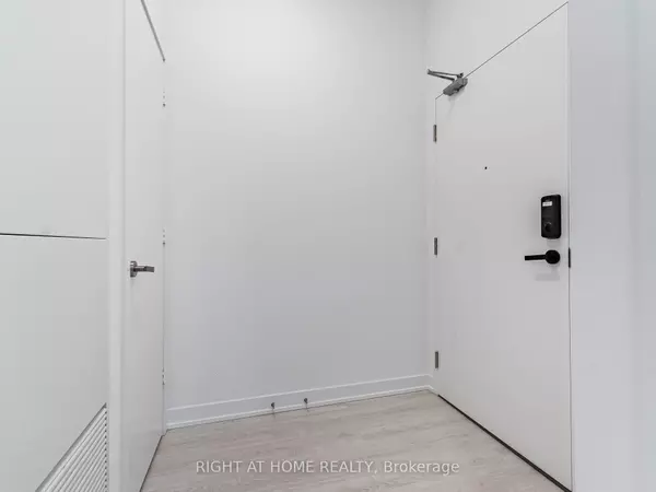 Mississauga, ON L5B 0M4,3883 Quartz RD #704
