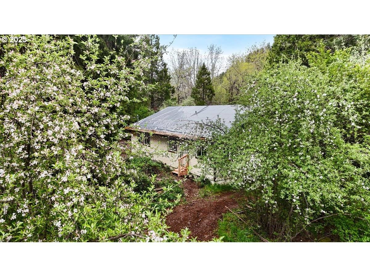 Trail, OR 97541,9020 ELK CREEK RD
